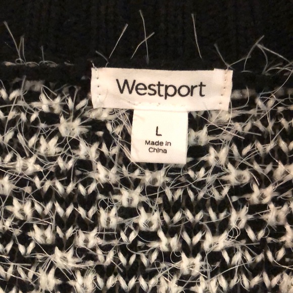 Women’s Sweater - Picture 3 of 3